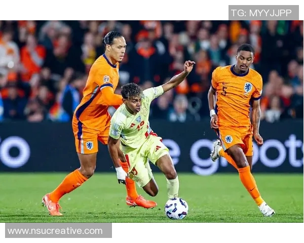 中国之队迎战荷兰队展现足球激情与实力的巅峰对决